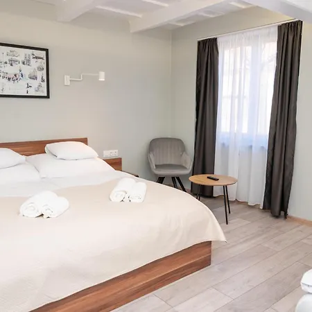 Tuenderkert Дьюла