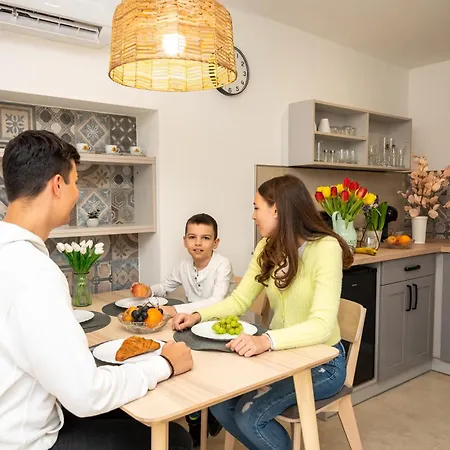 Tuenderkert Гостевой дом Дьюла